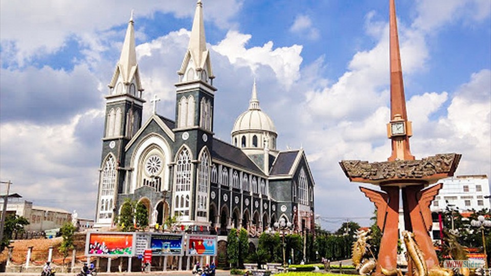 Đưa đón đến nhà thờ Chánh Tòa